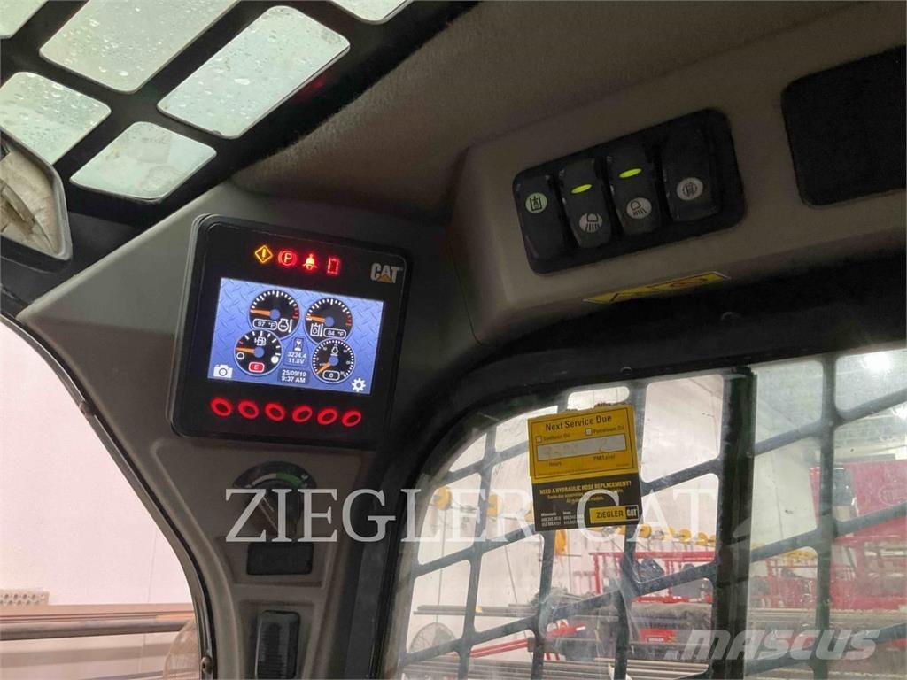 CAT 226D 滑移轉向裝載機