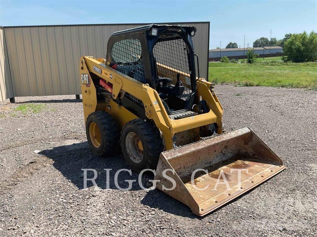 CAT 226D 滑移轉向裝載機