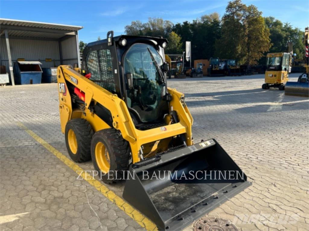 CAT 226D 滑移轉向裝載機