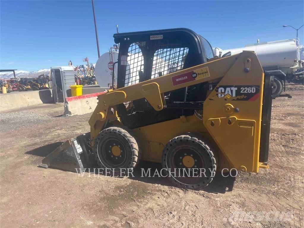 CAT 226D C1-H2 滑移轉向裝載機