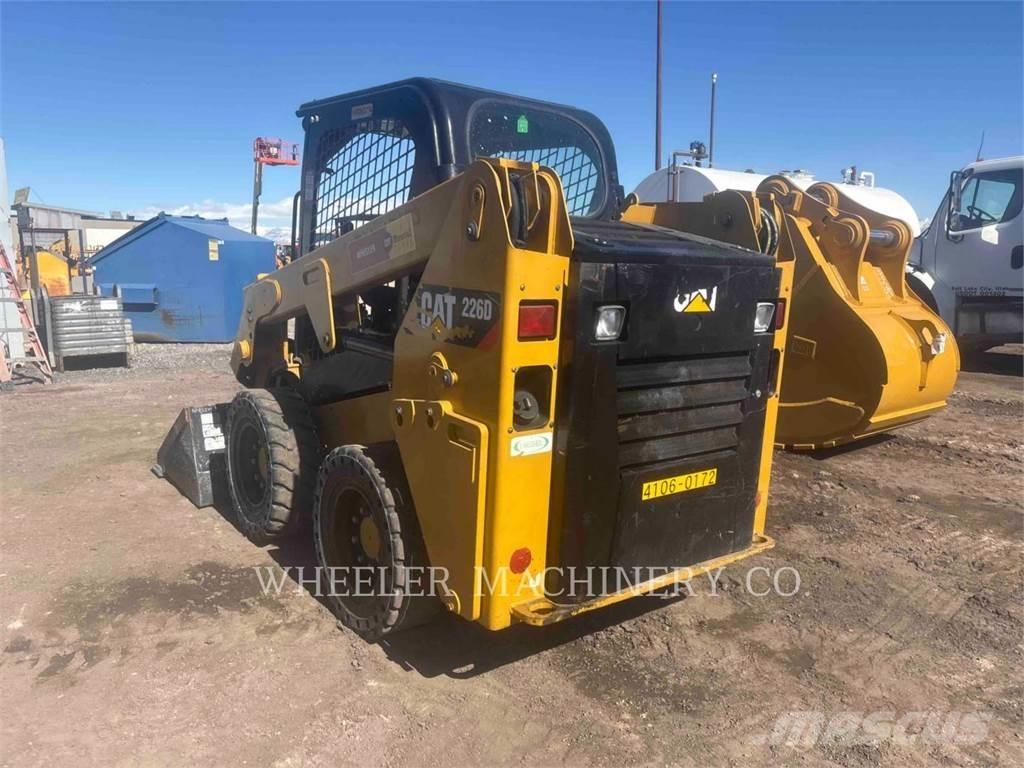 CAT 226D C1-H2 滑移轉向裝載機