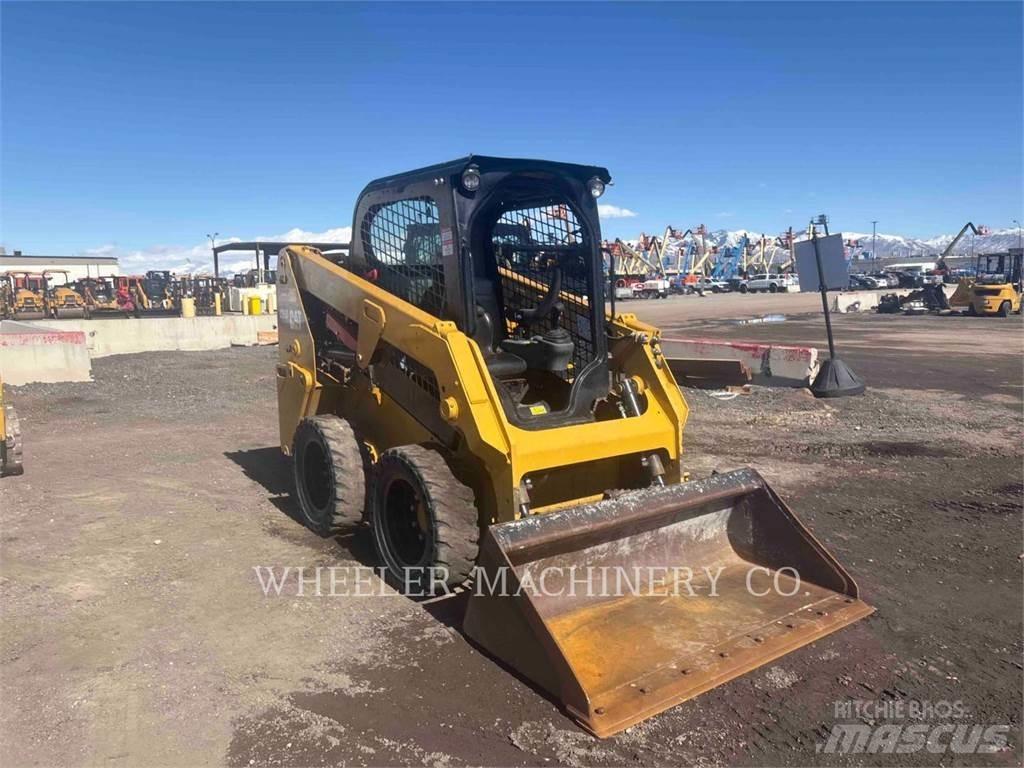 CAT 226D C1-H2 滑移轉向裝載機