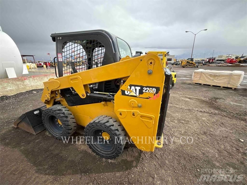 CAT 226D C1-H2 滑移轉向裝載機