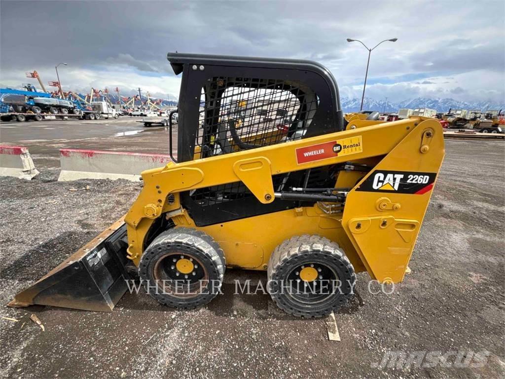 CAT 226D C1-H2 滑移轉向裝載機