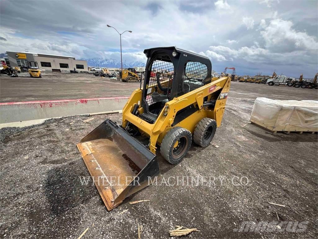 CAT 226D C1-H2 滑移轉向裝載機