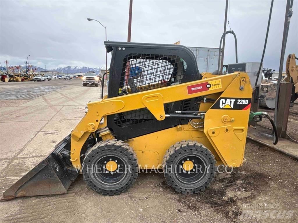 CAT 226D C1-H2 滑移轉向裝載機