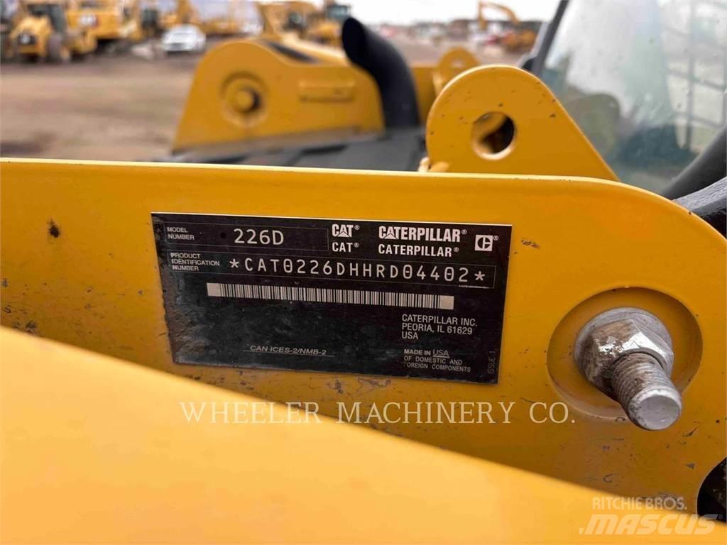 CAT 226D C1-H2 滑移轉向裝載機