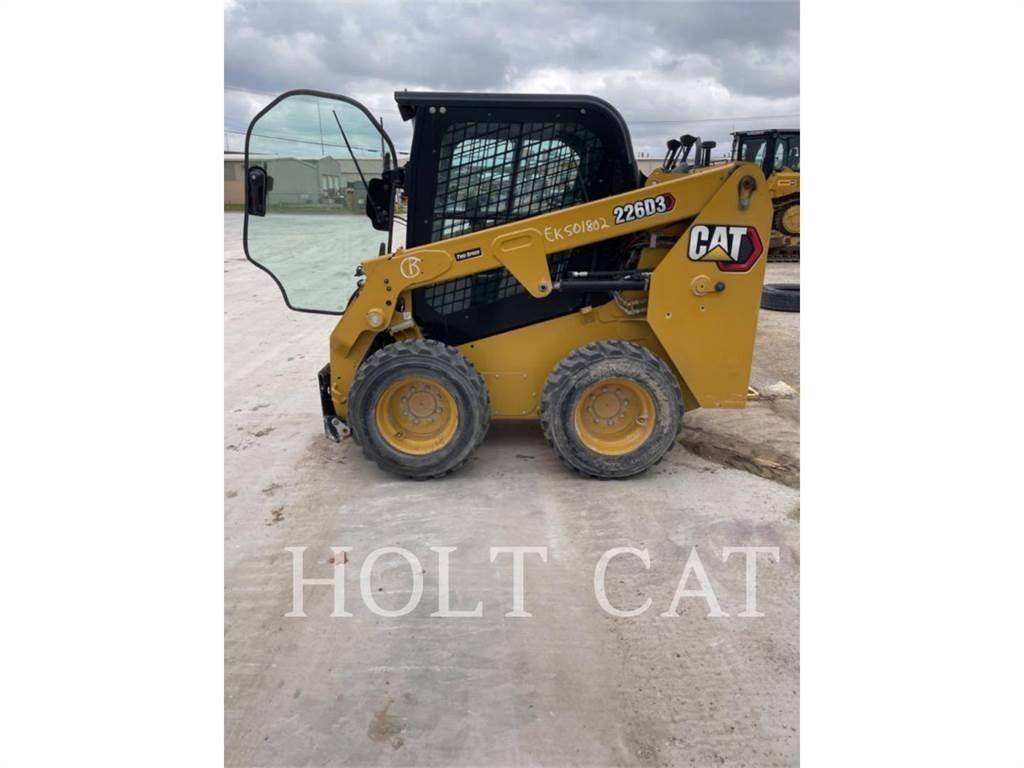 CAT 226D CAB 滑移轉向裝載機
