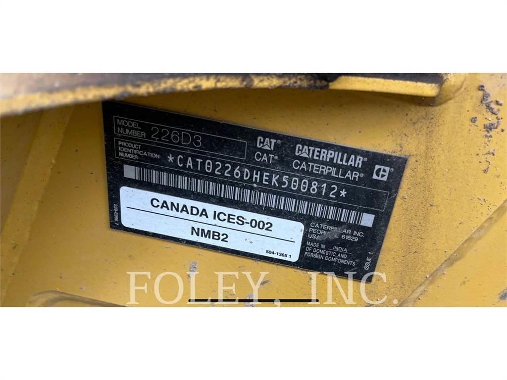 CAT 226D3 滑移轉向裝載機