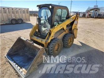 CAT 226D3 滑移轉向裝載機