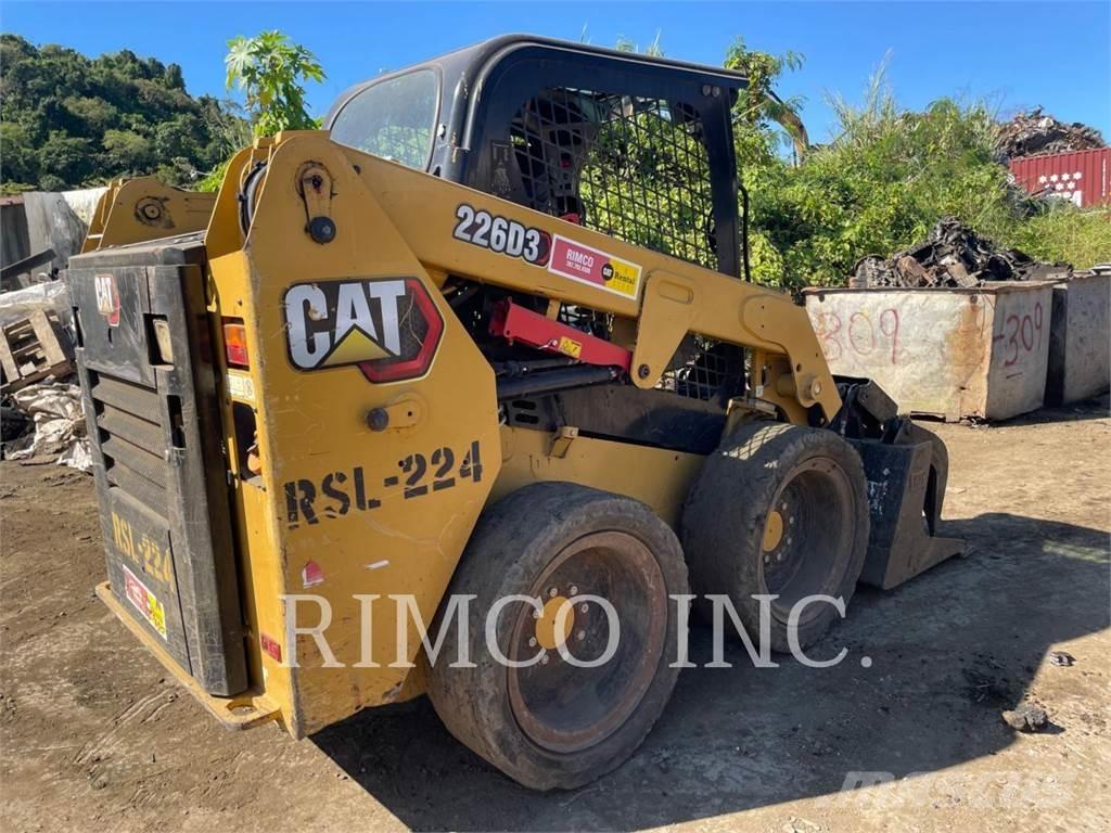 CAT 226D3 滑移轉向裝載機