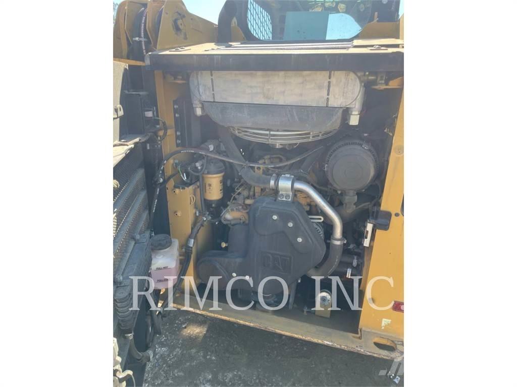 CAT 226D3 滑移轉向裝載機