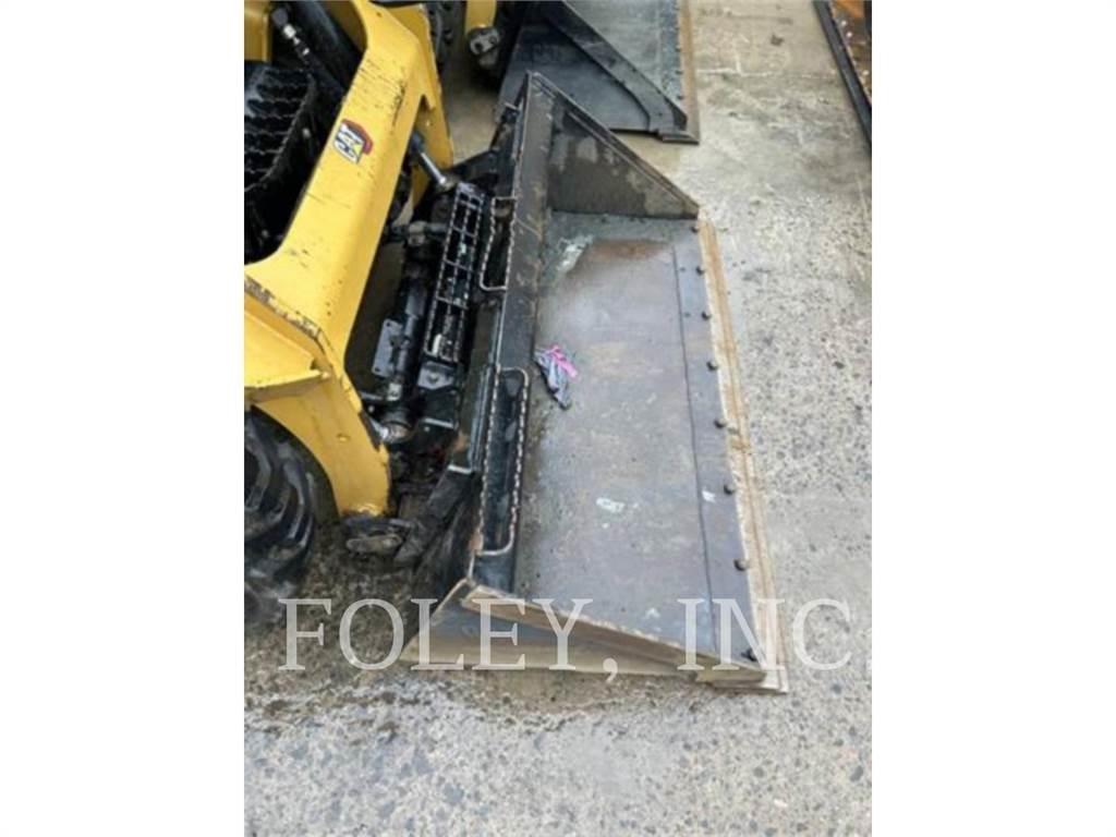 CAT 226D3 滑移轉向裝載機