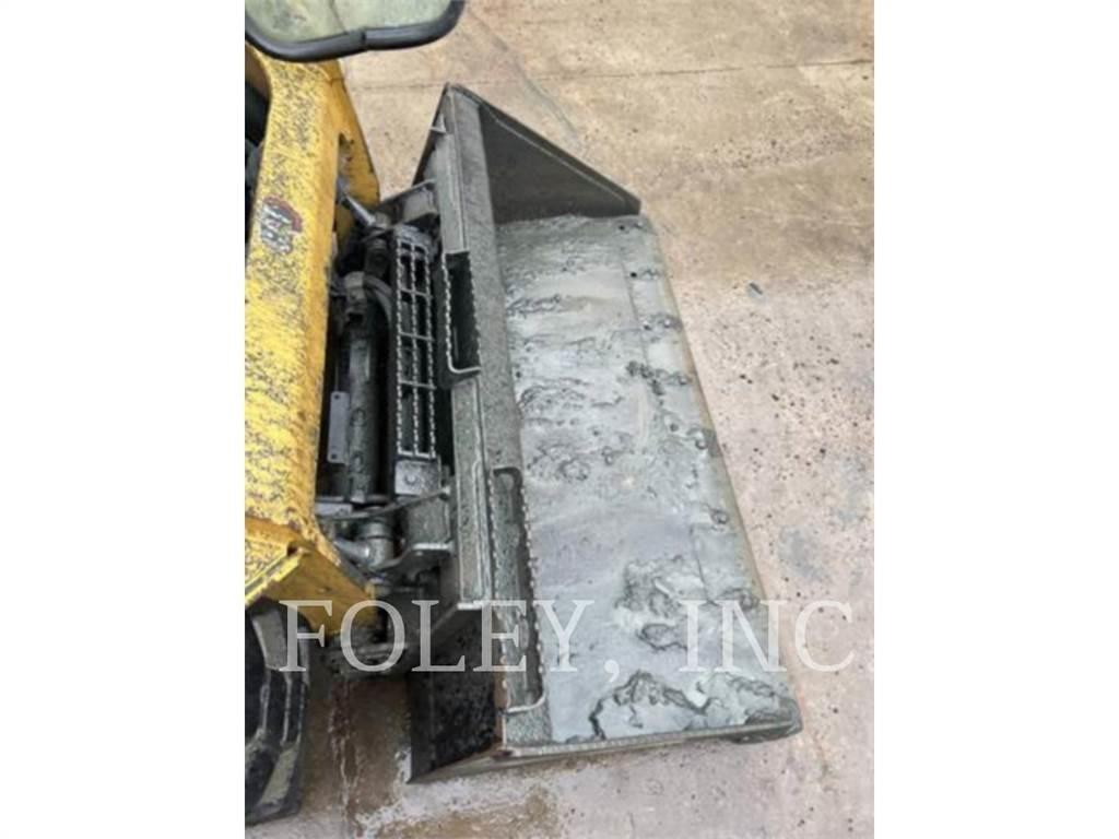 CAT 226D3 滑移轉向裝載機