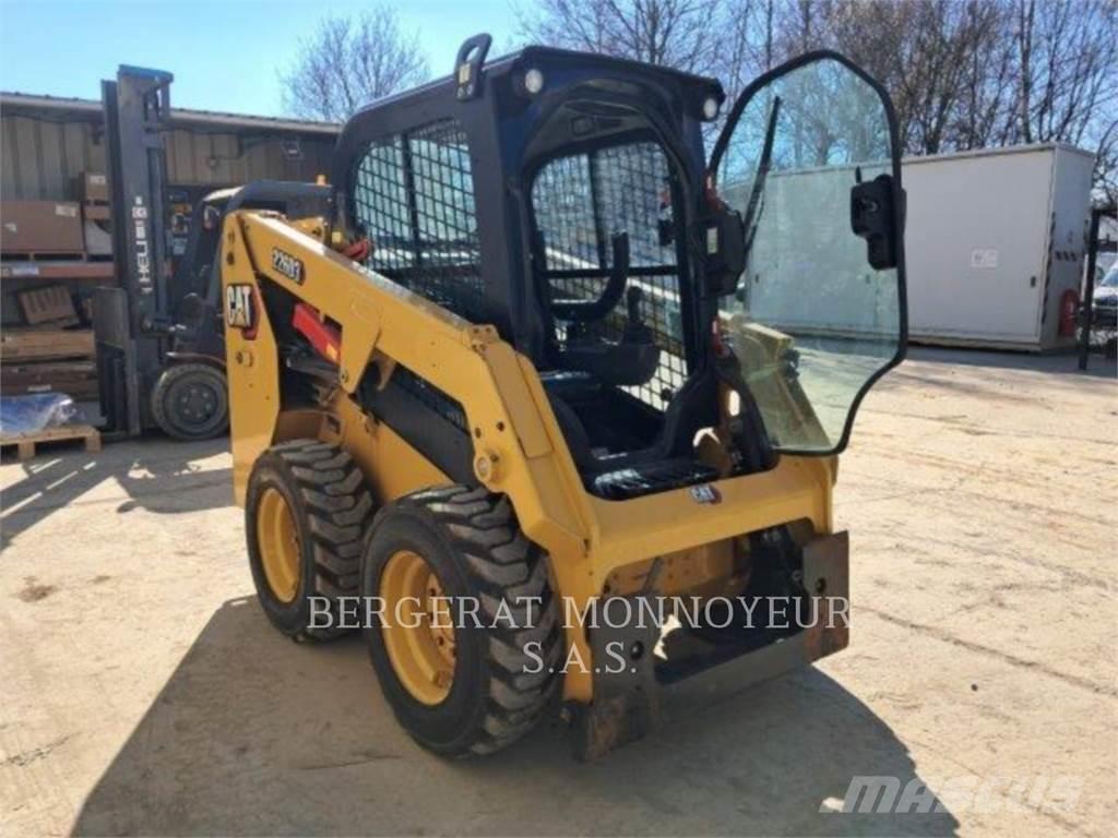 CAT 226D3 滑移轉向裝載機