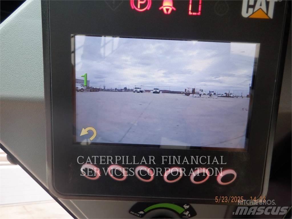 CAT 226D3 滑移轉向裝載機