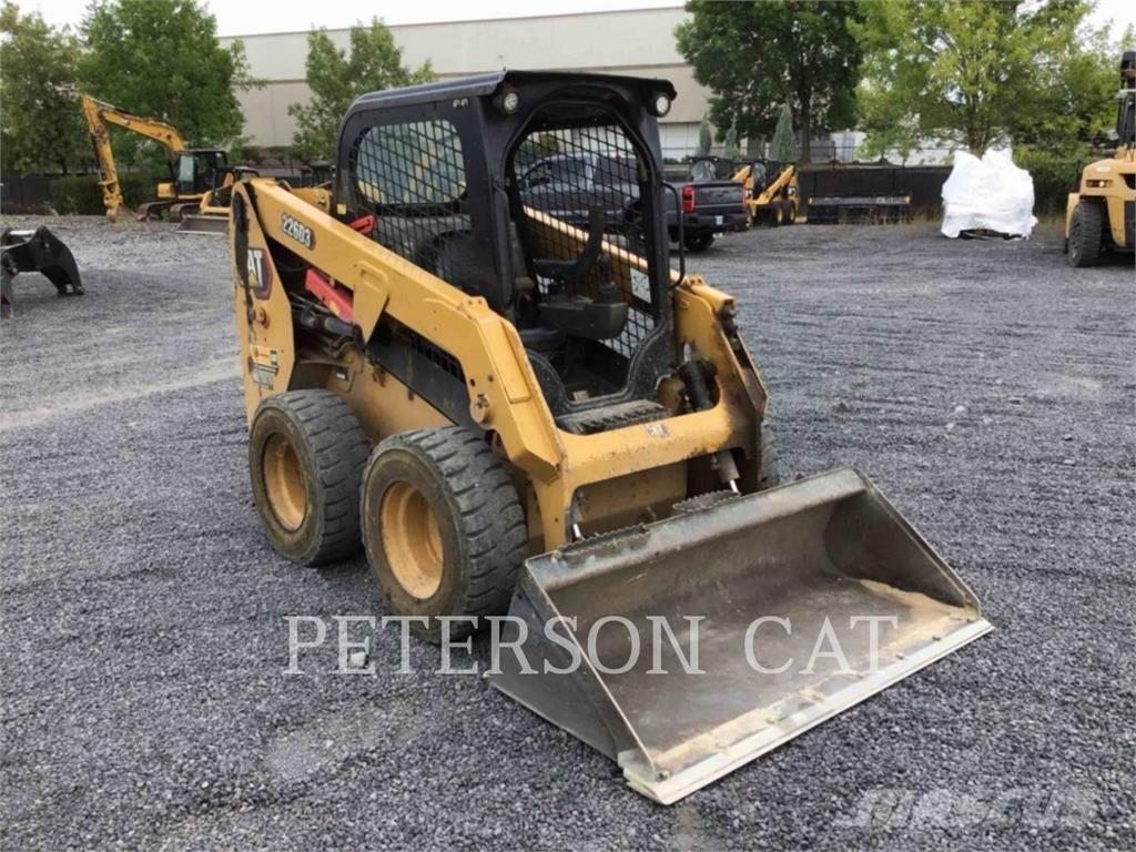 CAT 226D3 滑移轉向裝載機