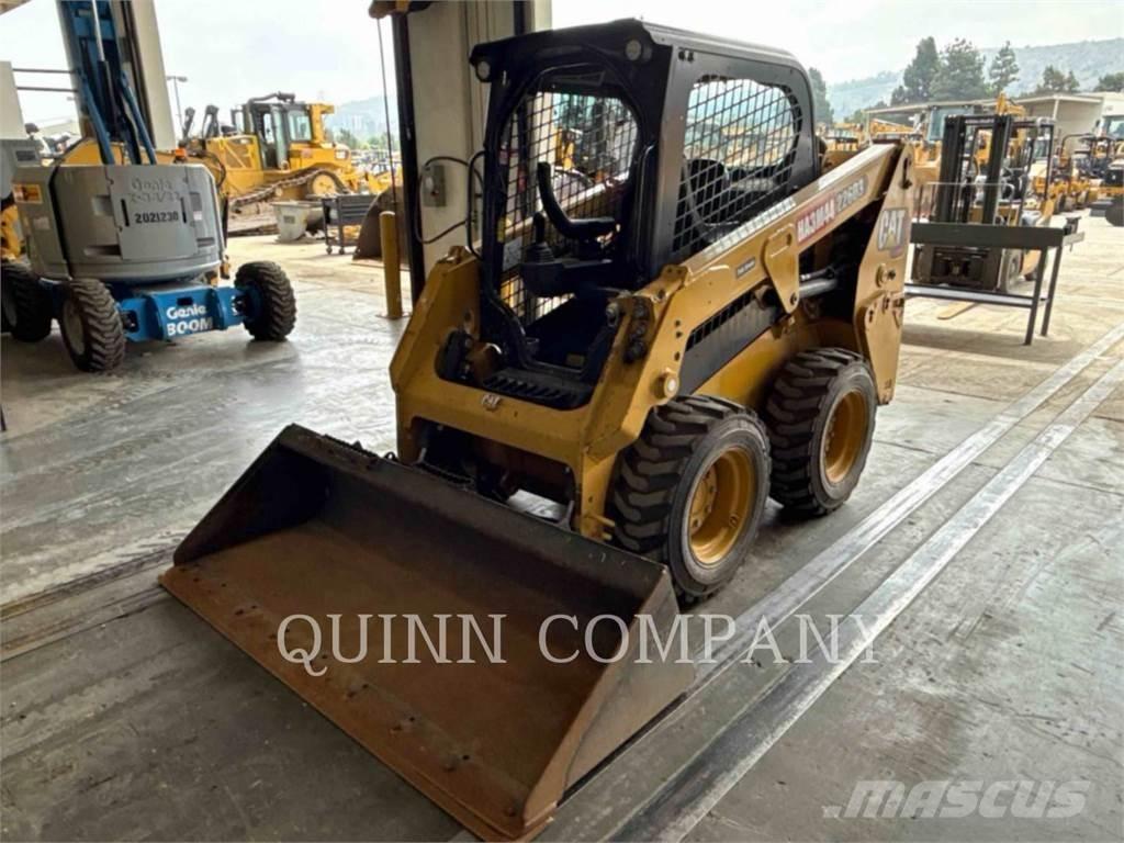 CAT 226D3 滑移轉向裝載機