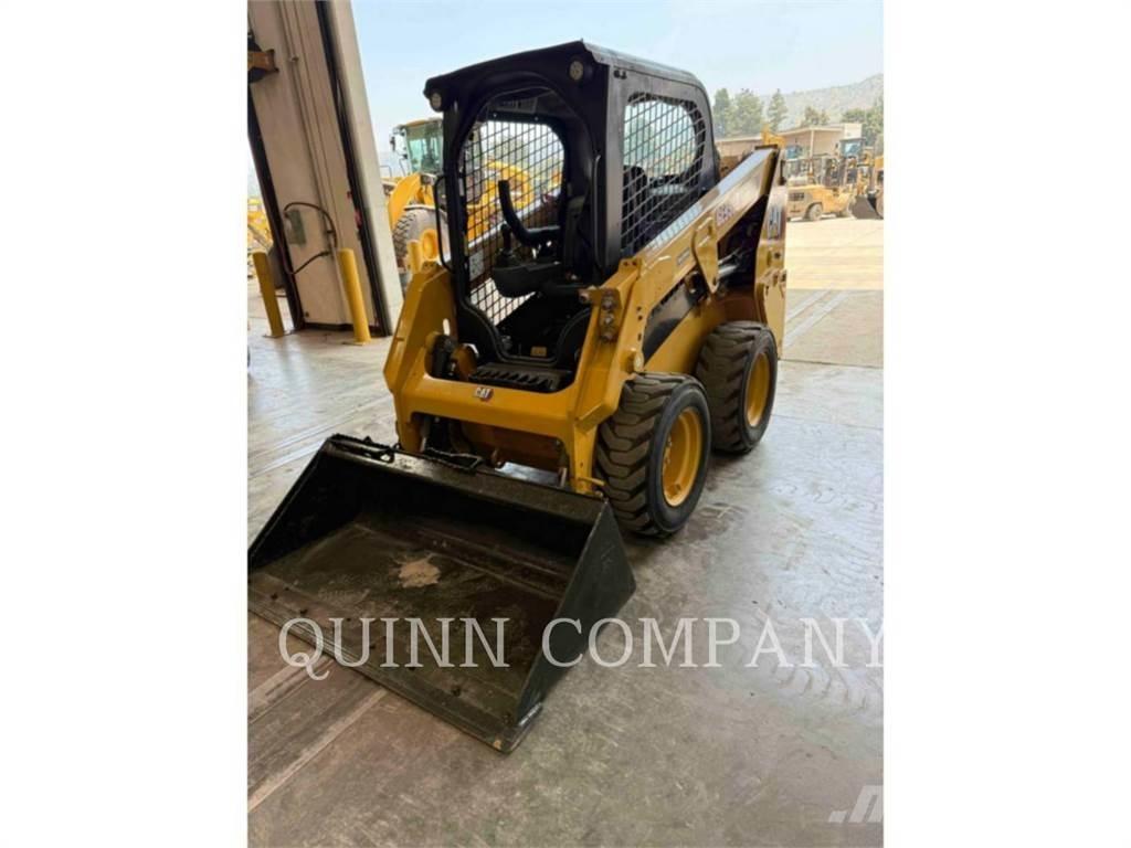 CAT 226D3 滑移轉向裝載機