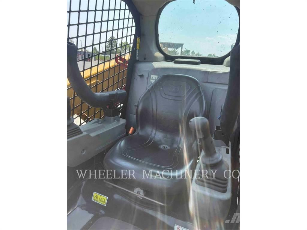 CAT 226D3 C1H2 滑移轉向裝載機