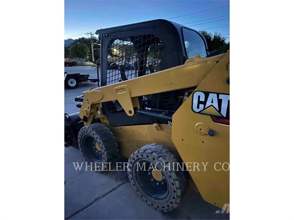 CAT 226D3 C1H2 滑移轉向裝載機