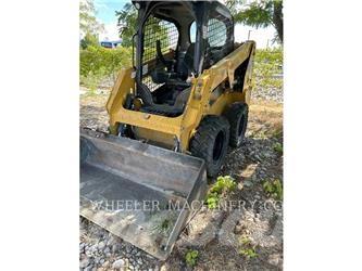CAT 226D3 C1H2 滑移轉向裝載機