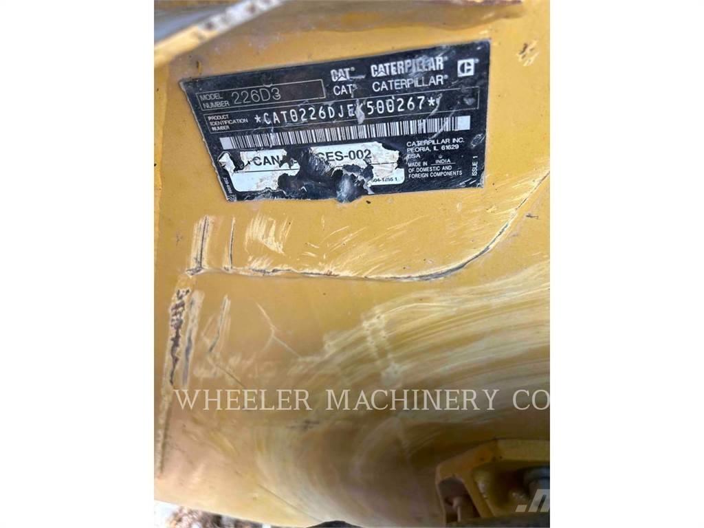 CAT 226D3 C1H2 滑移轉向裝載機