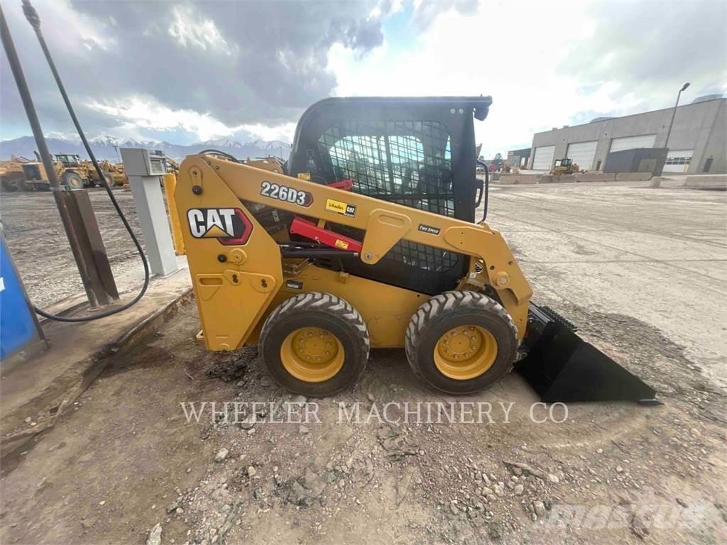 CAT 226D3 C3H2 滑移轉向裝載機
