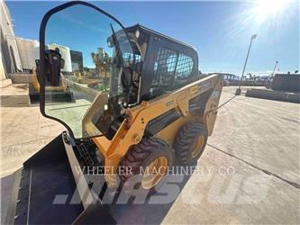 CAT 226D3 C3H2 滑移轉向裝載機