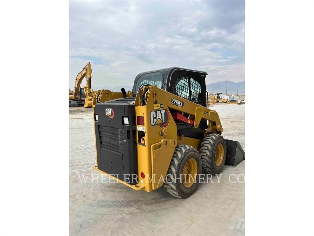 CAT 226D3 C3H2 滑移轉向裝載機