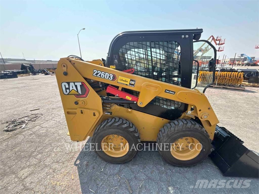 CAT 226D3 C3H2 滑移轉向裝載機