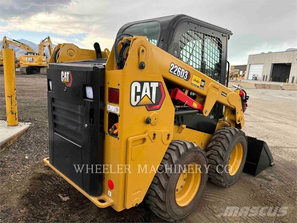 CAT 226D3 C3H2 滑移轉向裝載機