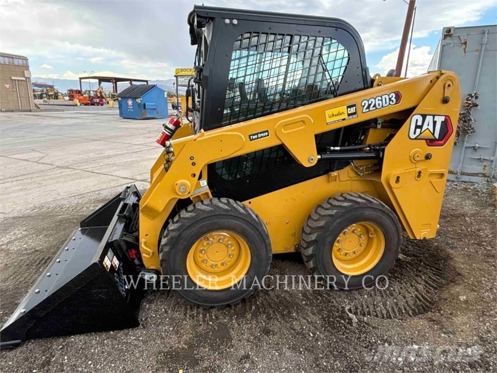 CAT 226D3 C3H2 滑移轉向裝載機
