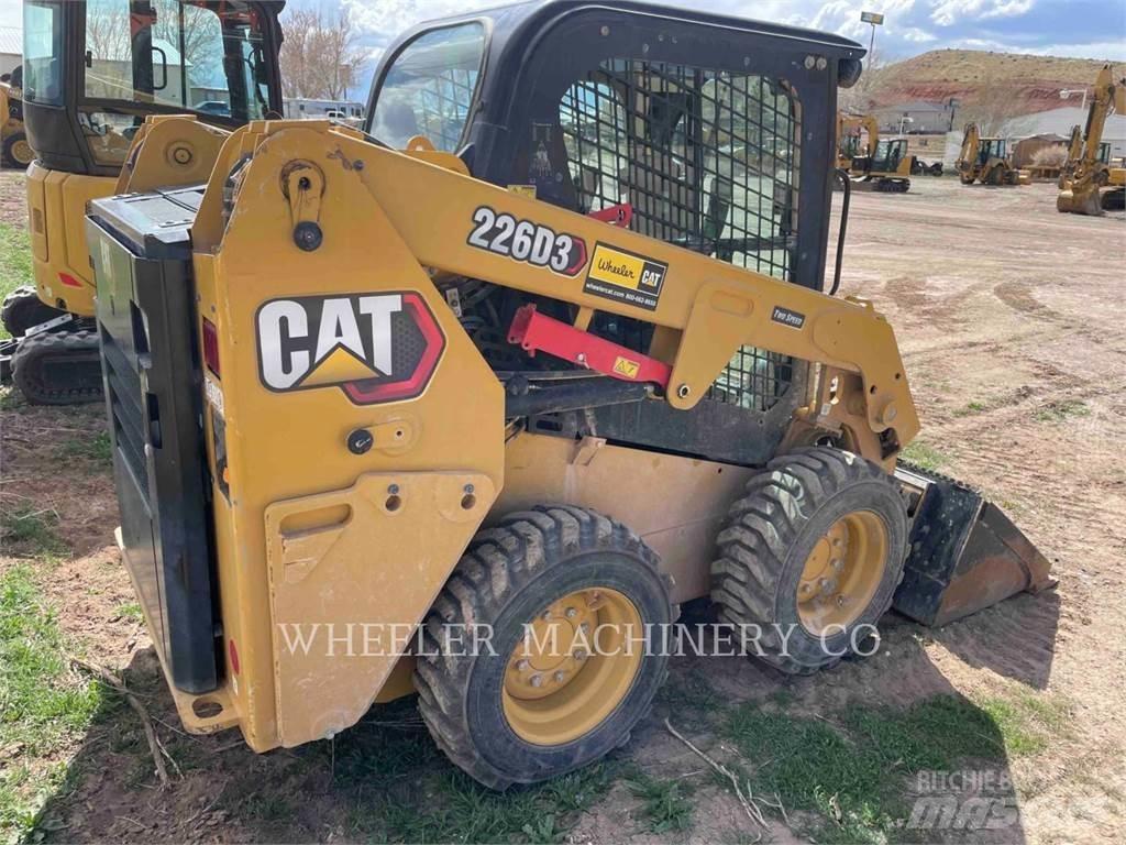 CAT 226D3 C3H2 滑移轉向裝載機