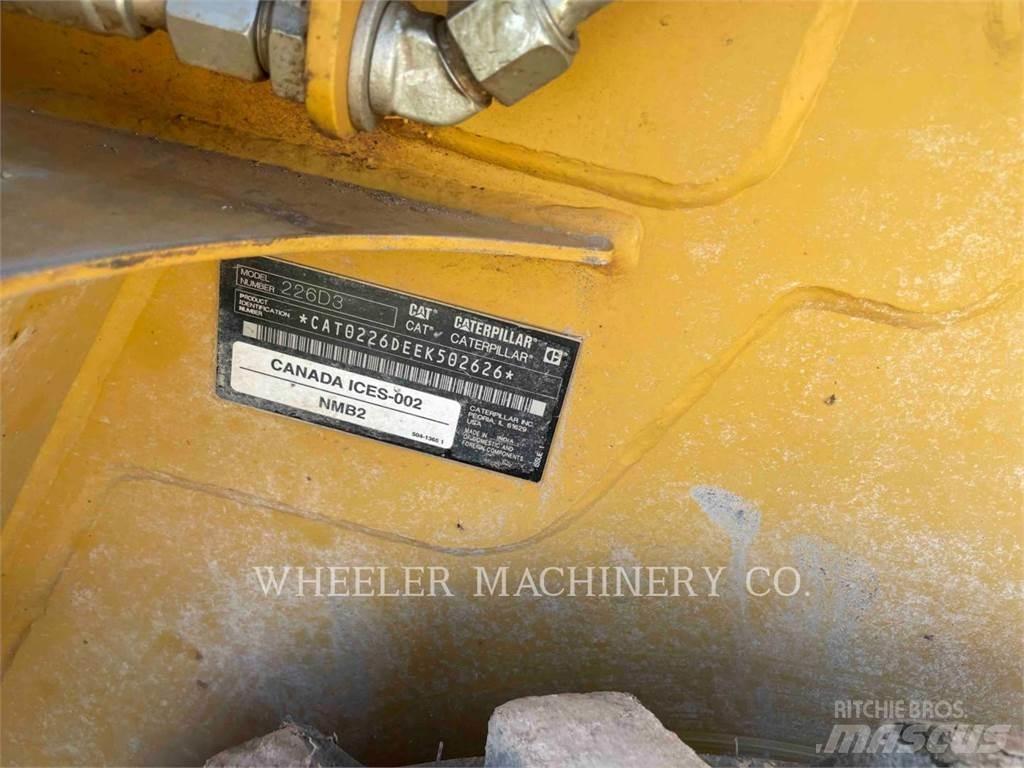 CAT 226D3 C3H2 滑移轉向裝載機