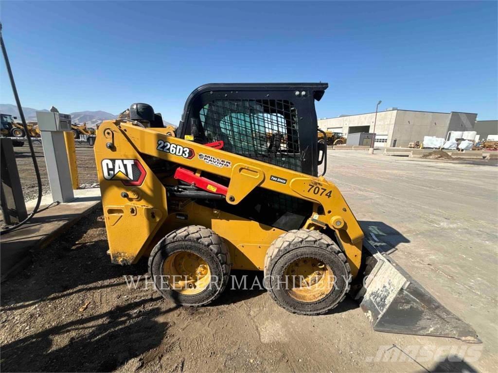 CAT 226D3 C3H2 滑移轉向裝載機