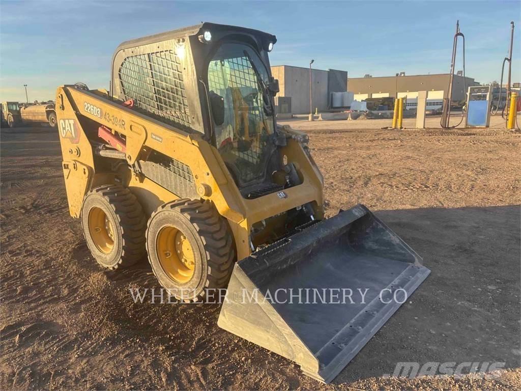 CAT 226D3 C3H2 滑移轉向裝載機
