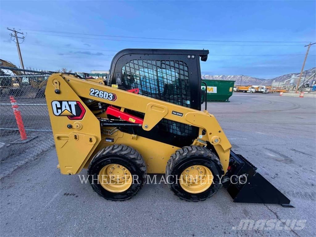 CAT 226D3 C3H2 滑移轉向裝載機