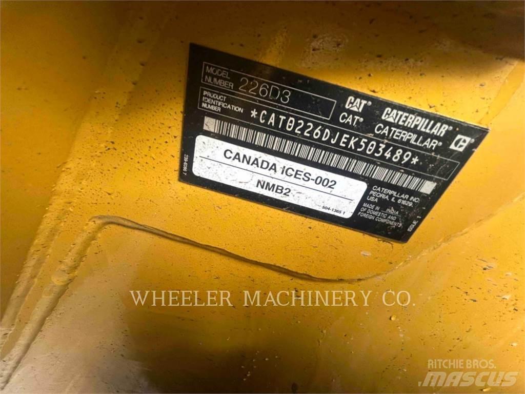 CAT 226D3 C3H2 滑移轉向裝載機