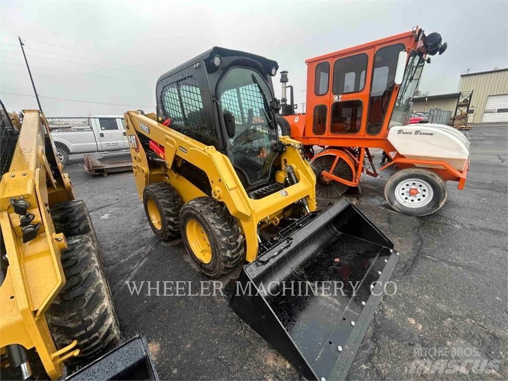 CAT 226D3 C3H2 滑移轉向裝載機