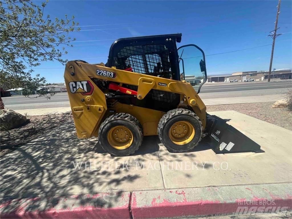 CAT 226D3 C3H2 滑移轉向裝載機