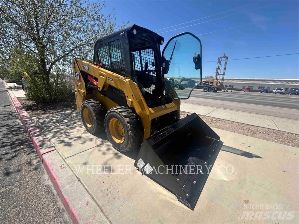 CAT 226D3 C3H2 滑移轉向裝載機