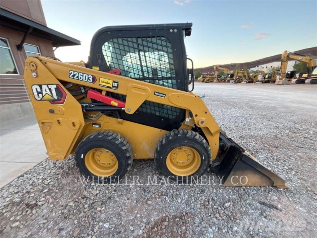 CAT 226D3 C3H2 滑移轉向裝載機