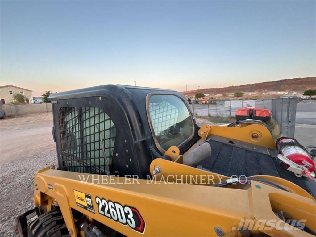 CAT 226D3 C3H2 滑移轉向裝載機