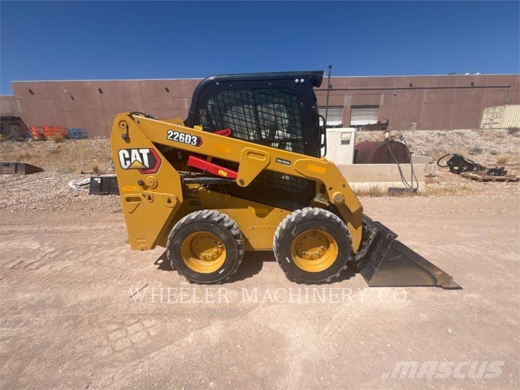 CAT 226D3 C3H2 滑移轉向裝載機