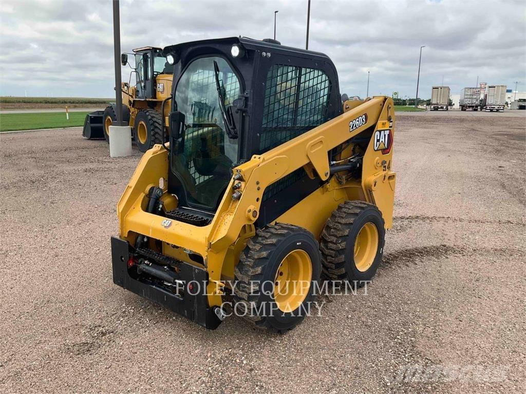 CAT 226D3STD1C 滑移轉向裝載機