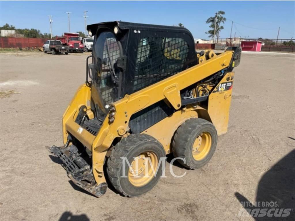 CAT 232D 滑移轉向裝載機
