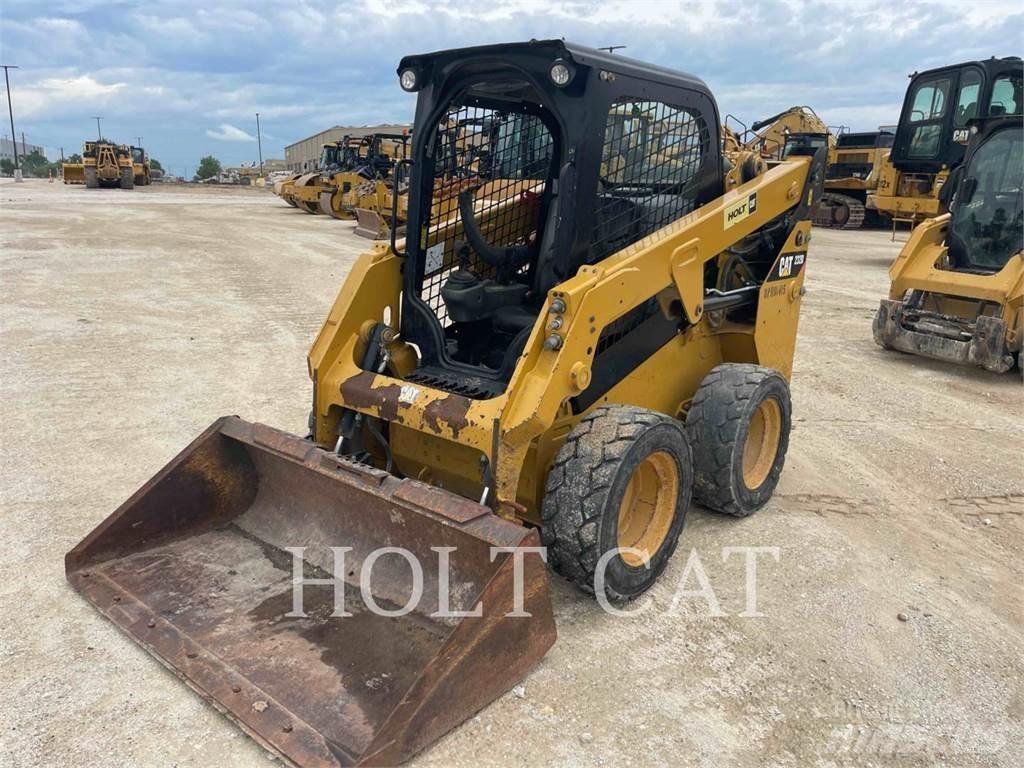 CAT 232D 滑移轉向裝載機