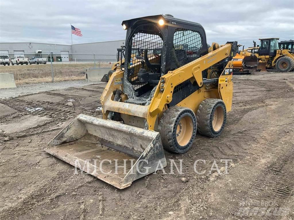 CAT 232D Q+ 滑移轉向裝載機
