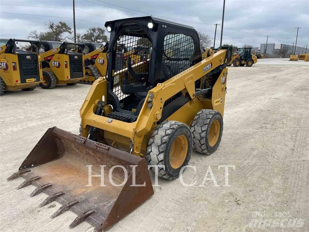 CAT 232D3 滑移轉向裝載機